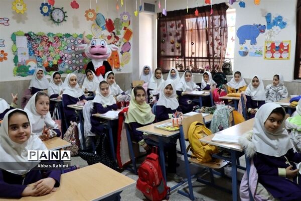 افتتاحیه توزیع شیر رایگان در مدارس پاکدشت
