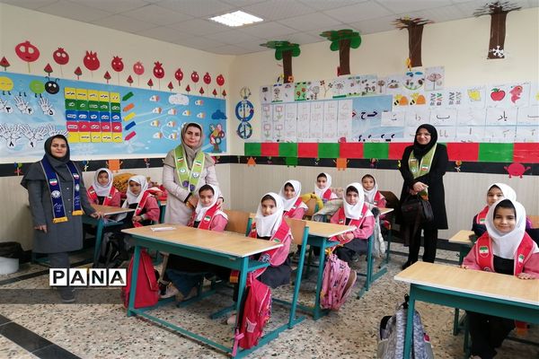 حضور مربیان پیشتاز در مدارس