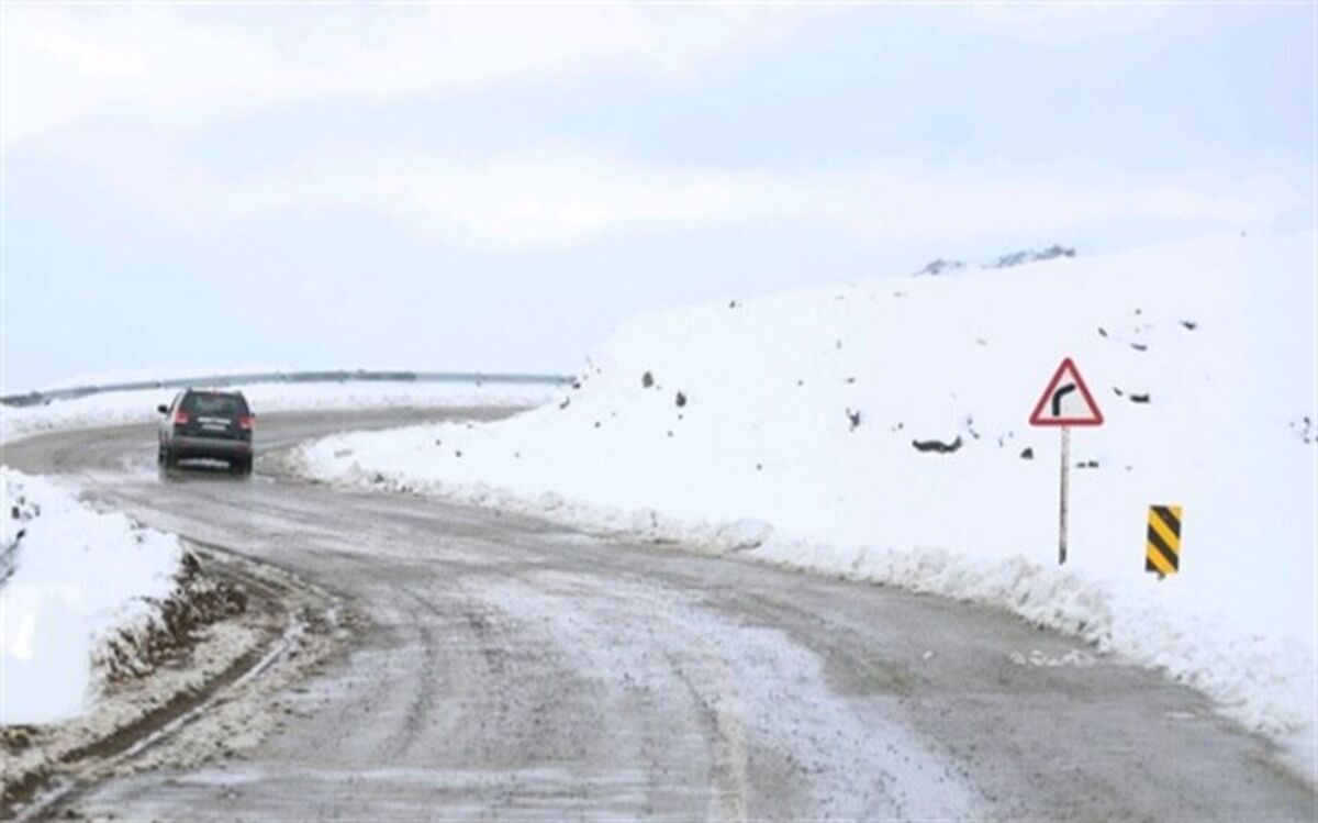 بارش برف و باران در جاده‌های ۱۱ استان