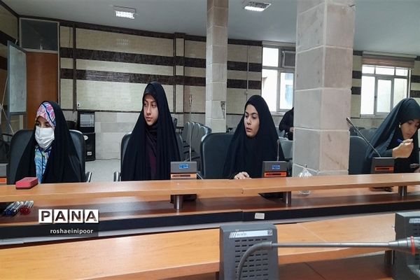 جلسه توجیهی فرآیند مدرسه انقلاب و برپایی نمایشگاه در شهرستان فیروزکوه