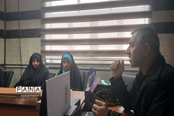 جلسه توجیهی فرآیند مدرسه انقلاب و برپایی نمایشگاه در شهرستان فیروزکوه