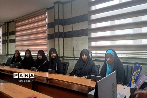 جلسه توجیهی فرآیند مدرسه انقلاب و برپایی نمایشگاه در شهرستان فیروزکوه