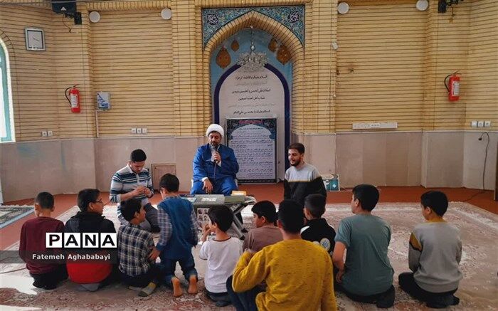 طرح در آغوش مسجد، در مسجد منظریه شهرکرد برگزار شد