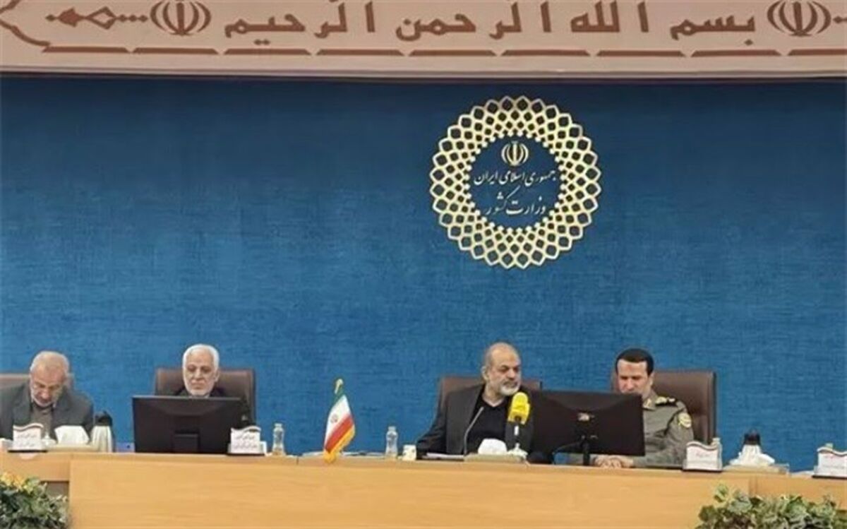 تاکید وزیر کشور بر آشنا کردن نسل جوان با افتخارآفرینی‌های دفاع مقدس