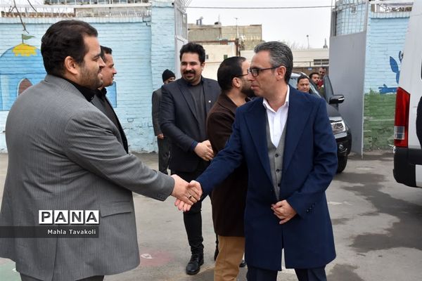 بازدید سفیران کشورهای نروژ و دانمارک از دبستان عرش ناحیه یک مشهد