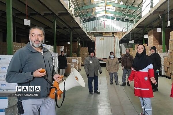 مانور آموزشی مهارت‌های پیشگیری در مقابل مخاطرات طبیعی و زلزله در کار خانه سیاسنگ شهرستان پردیس