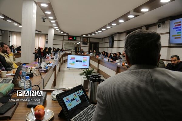 نشست فصلی مأمورین و رابطین سازمان دانش‌آموزی شهرستان‌های استان تهران