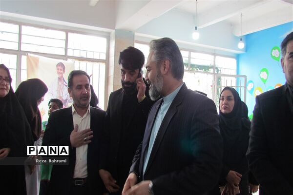 نمایشگاه  روز ملی هوای پاک در دبستان گلستان مشهد
