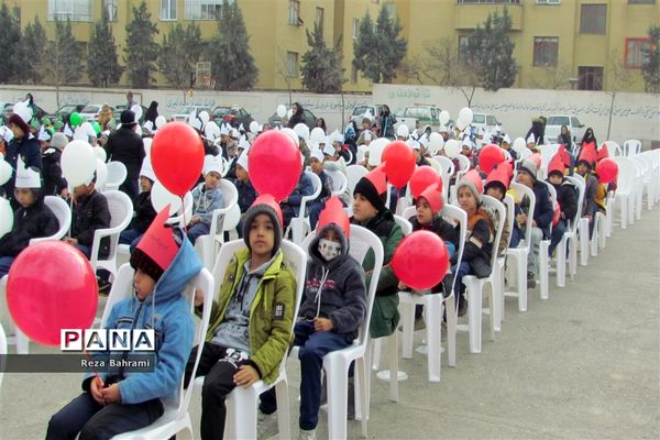 نمایشگاه  روز ملی هوای پاک در دبستان گلستان مشهد