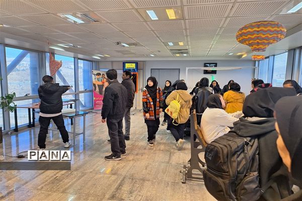 اردوی راهیان پیشرفت دانش‌آموزان دبیرستان فرزانگان استعداد درخشان ملارد به پارک علم و فناوری پردیس