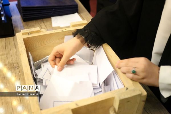 اختتامیه جشنواره فعالان فضای مجازی و تجلیل از برگزیدگان کنگره ملی 10 هزار شهید