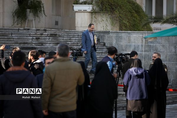 حاشیه جلسه هیات دولت - ۲۷ دی