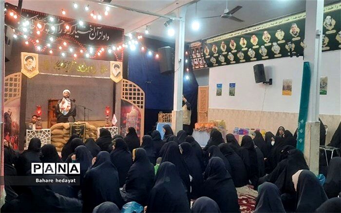 اجتماع بزرگ بانوان فاطمی و دختران سلیمانی در قرچک/ فیلم