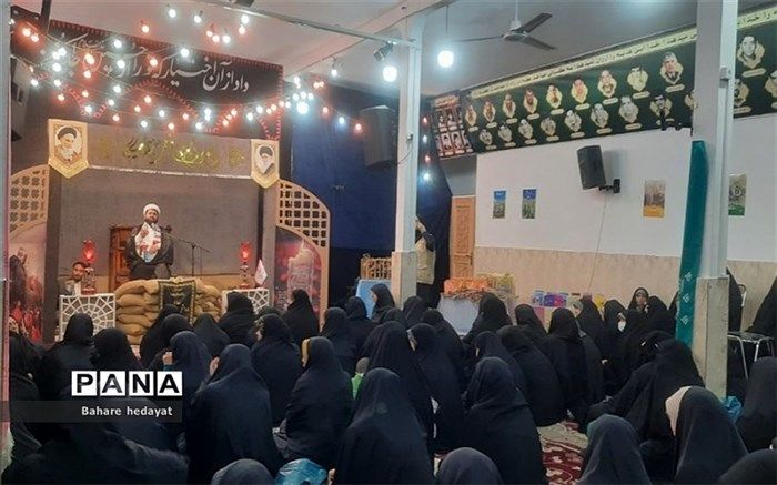 اجتماع بزرگ بانوان فاطمی و دختران سلیمانی در قرچک/ فیلم