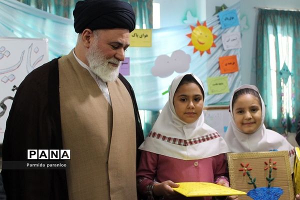 نواختن زنگ هوای پاک در مدرسه نبی‌اکرم یک بهارستان2