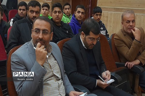 جلسه رؤسای شوراهای دانش‌آموزی در شهرستان ملارد