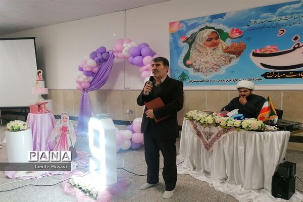 برگزاری مراسم معنوی جشن عبادت دانش‌آموزان دختر شهر فاروج در حوزه علمیه فاطمیه