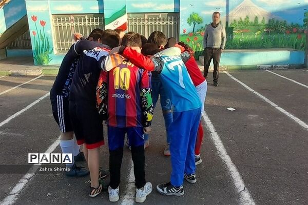 برگزاری مسابقات فوتبال با عنوان جام شهید سلیمانی در دبستان شهیدبهشتی یک