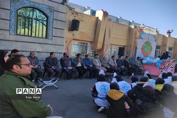 مراسم روز هوای پاک و محیط زیست در مدرسه شهید سمیه قرچک