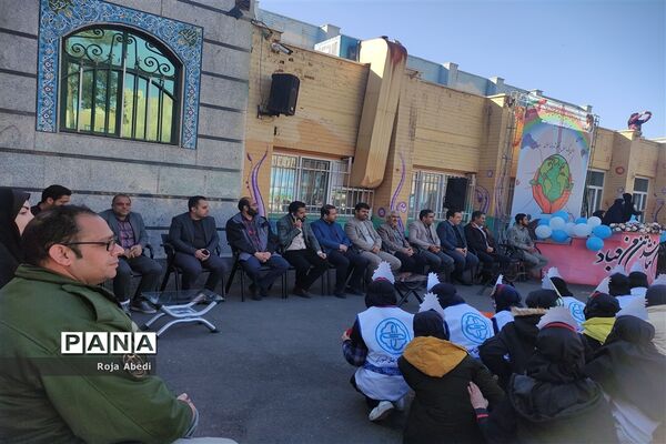 مراسم روز هوای پاک و محیط زیست در مدرسه شهید سمیه قرچک