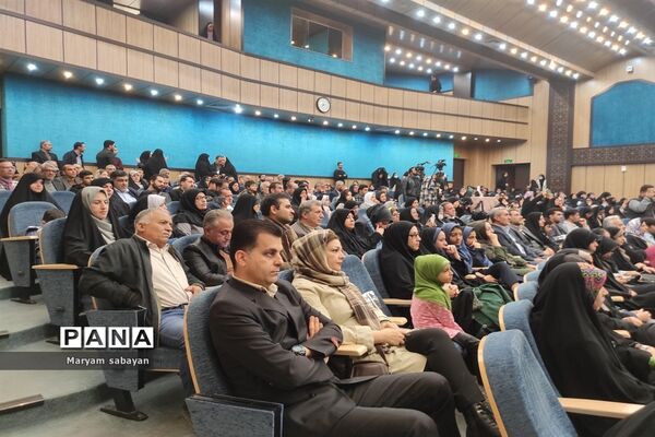 آیین اختتامیه دومین نمایشگاه هنرهای تجسمی ایثار در شیراز