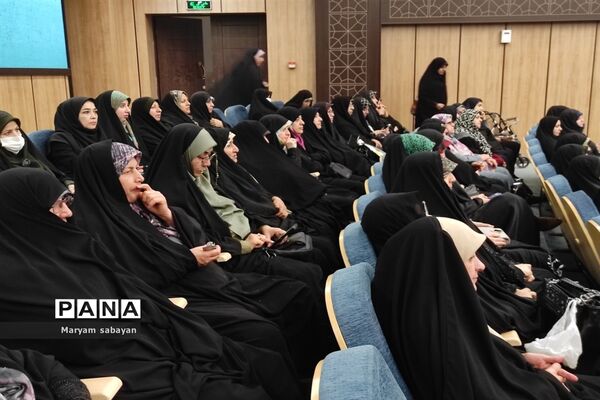 آیین اختتامیه دومین نمایشگاه هنرهای تجسمی ایثار در شیراز
