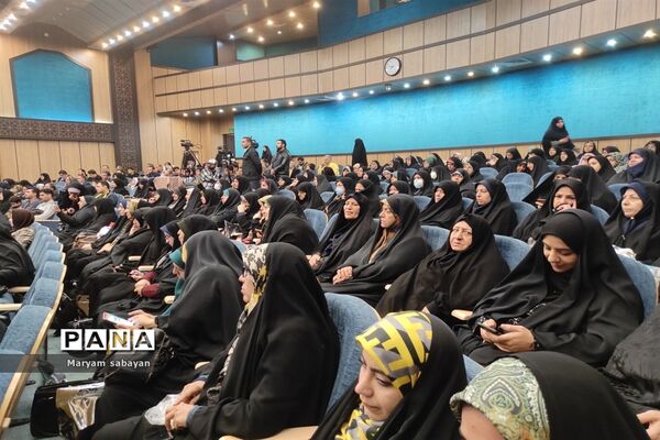 آیین اختتامیه دومین نمایشگاه هنرهای تجسمی ایثار در شیراز