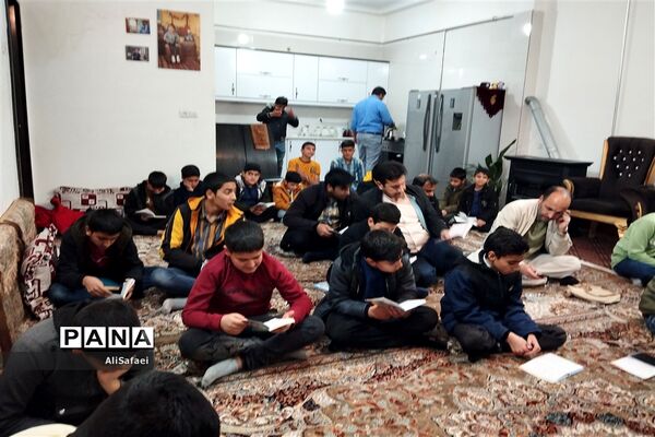 برگزاری هم اندیشی آشنایی با مسائل فضای مجازی در خلیل آباد
