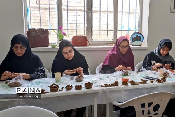 برگزاری سومین کارگاه توانمندی‌سازی هنرهای دستی رشته سفالگری در نیشابور