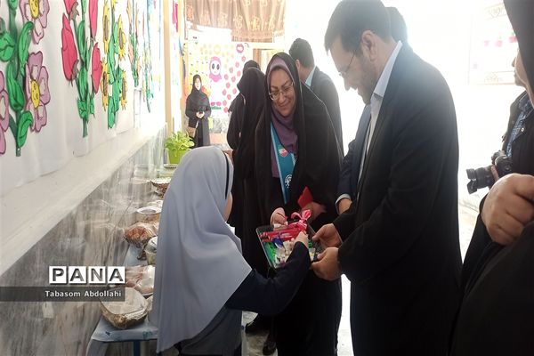 برگزاری روز بدون کتاب و جشنواره غذاهای سنتی در آموزشگاه قدس