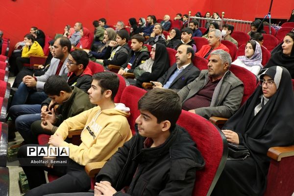 اختتامیه نخستین دوره «کد کمپ» در قم-1