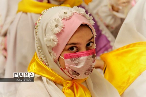 جشن تکلیف 1200 دانش‌آموز مدارس دخترانه غیردولتی در حرم حضرت معصومه(س)