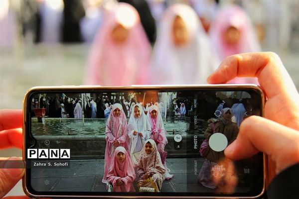 جشن تکلیف 1200 دانش‌آموز مدارس دخترانه غیردولتی در حرم حضرت معصومه(س)