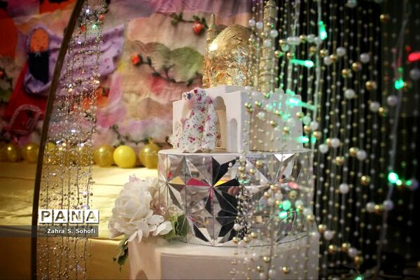 جشن تکلیف 1200 دانش‌آموز مدارس دخترانه غیردولتی در حرم حضرت معصومه(س)