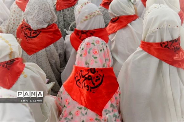 جشن تکلیف 1200 دانش‌آموز مدارس دخترانه غیردولتی در حرم حضرت معصومه(س)