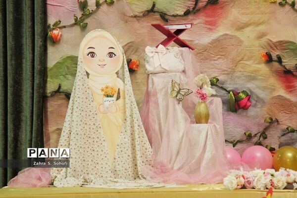 جشن تکلیف 1200 دانش‌آموز مدارس دخترانه غیردولتی در حرم حضرت معصومه(س)