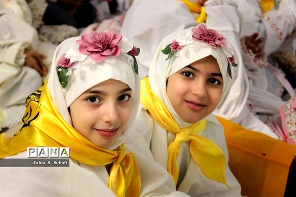 جشن تکلیف 1200 دانش‌آموز مدارس دخترانه غیردولتی در حرم حضرت معصومه(س)