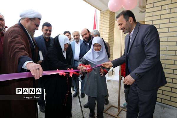 افتتاح طرح توسعه 3 کلاسه دبستان برکت محمود‌آباد قم