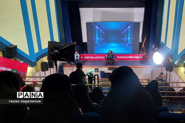 حضور پرشور نوجوانان در چهاردهمین جشنواره مردمی فیلم عمار