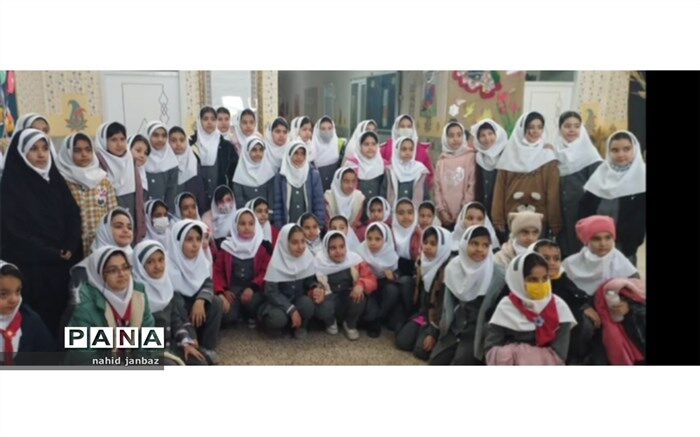 بازدید دانش‌آموزان کلاس چهارمی از مدرسه کودکان آسیب‌دیده شنوایی فریمان/فیلم