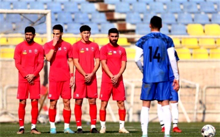 شکست صدرنشین لیگ دسته یک مقابل پرسپولیس