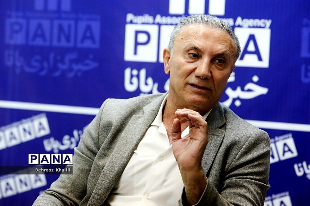 ‌مربی داخلی در شرایط فعلی به درد پرسپولیس نمی‌خورد