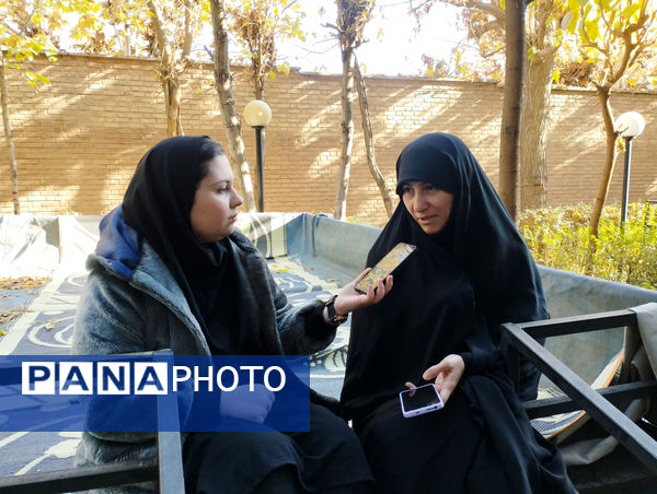 وداع دانش‌آموزان دبیرستان فرهنگیان ناحیه ۷ با شهید گمنام 