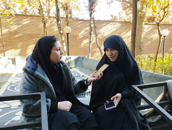وداع دانش‌آموزان دبیرستان فرهنگیان ناحیه ۷ با شهید گمنام 