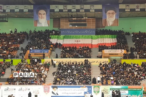همایش بزرگ جشن تکلیف سیاسی دانش‌آموزان رأی اولی شهر تهران