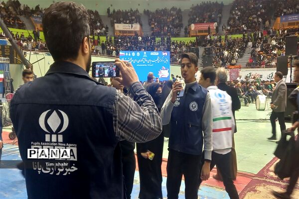 همایش بزرگ جشن تکلیف سیاسی دانش‌آموزان رأی اولی شهر تهران