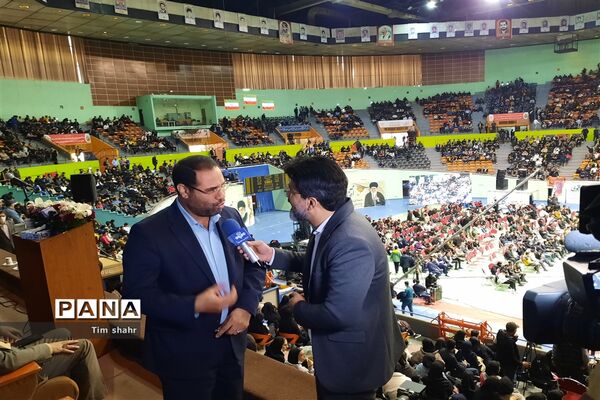 همایش بزرگ جشن تکلیف سیاسی دانش‌آموزان رأی اولی شهر تهران