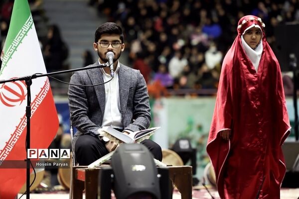جشن تکلیف سیاسی دانش‌آموزان رأی اولی‌‌