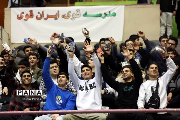 جشن تکلیف سیاسی دانش‌آموزان رأی اولی‌‌