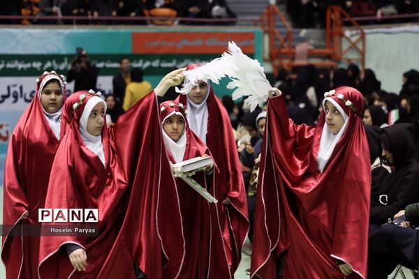 جشن تکلیف سیاسی دانش‌آموزان رأی اولی‌‌